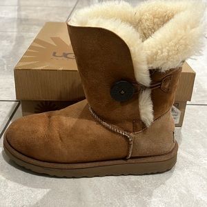Ugg bailey button boots size 7